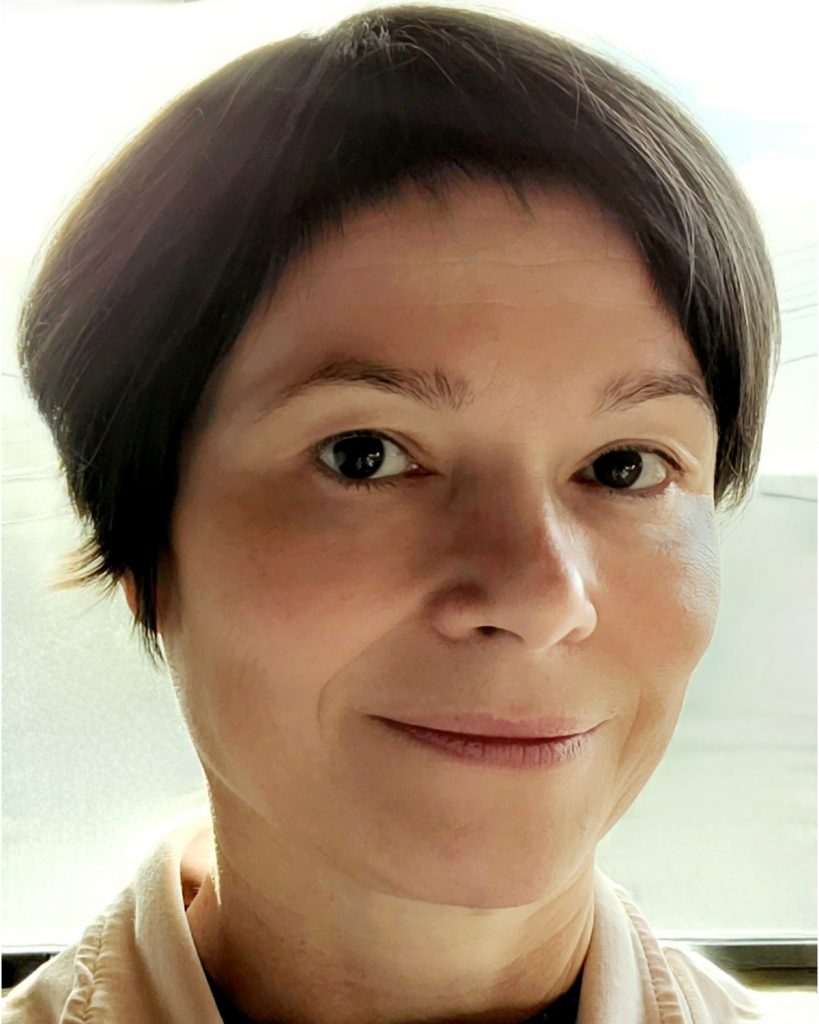 Gros plan du visage d'Alice RAOUL